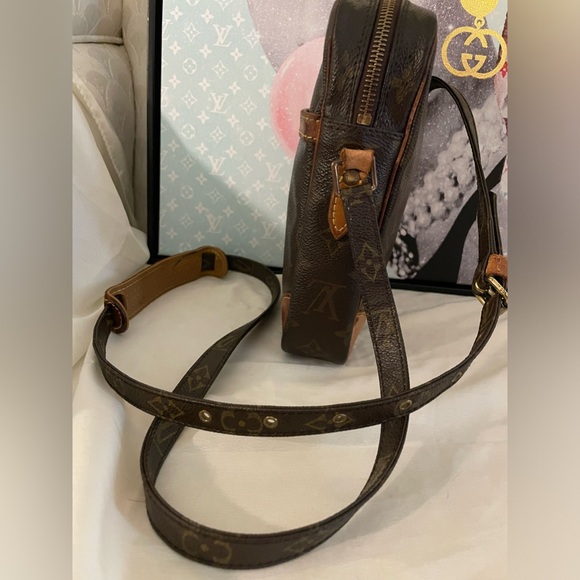 SOLD: Louis Vuitton Monogram Danube Crossbody w/ dust bag 💕Host Pick💕 - Picture 4 of 16